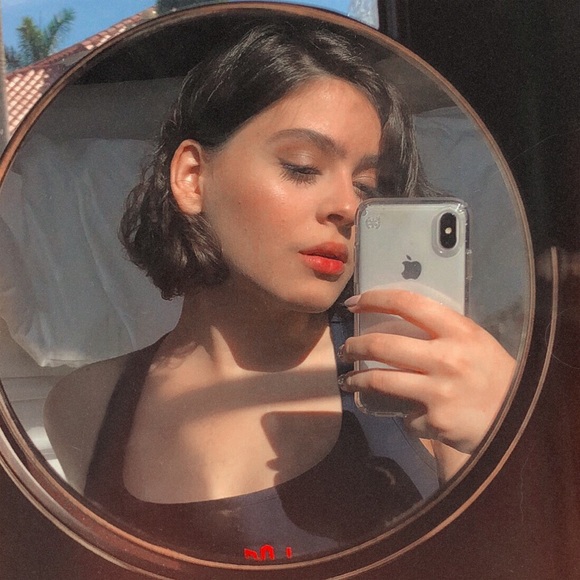 Meet the Posher Other - Meet your Posher, Corina